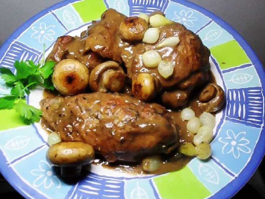 Петух в красном вине (Coq au Vin)
