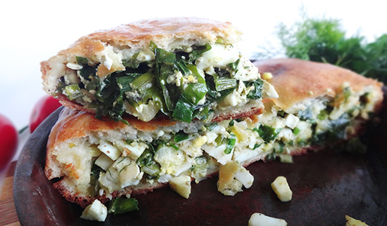 Пирог с черемшой и яйцами