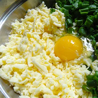 Пирог с молодым сыром и зелёным луком (Pie with Cheese and Green Onions)