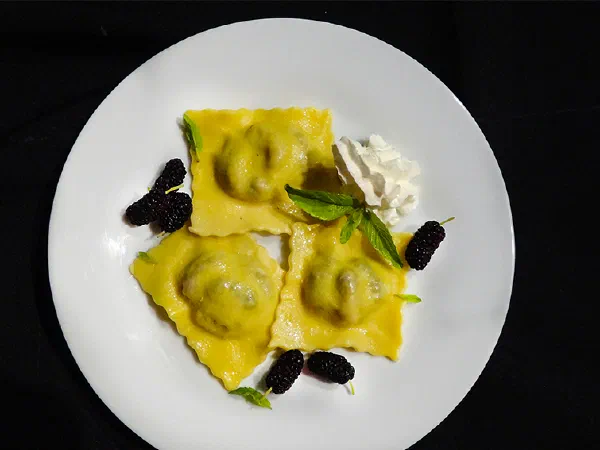 Равиоли с шелковицей (Ravioli with Mulberry)