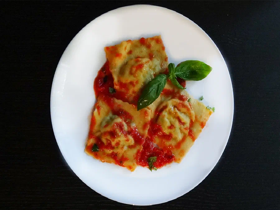 Равиоли с творогом, баклажаном в томатном соусе (Ravioli with Сottage Сheese and Eggplant)