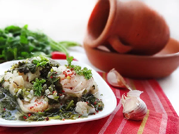 Рыба в соусе Киндзмари (White Fish with Georgian Sauce Kindzmari )