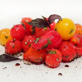 Салат из голеньких помидоров (Naked Cherry Tomato Salad)