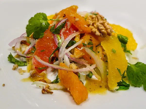 Салат из цитрусовых (Citrus and Herb Salad)
