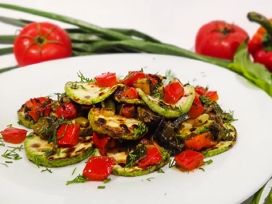Салат со щавелем и кабачками (Zucchini Salad with Sorrel)