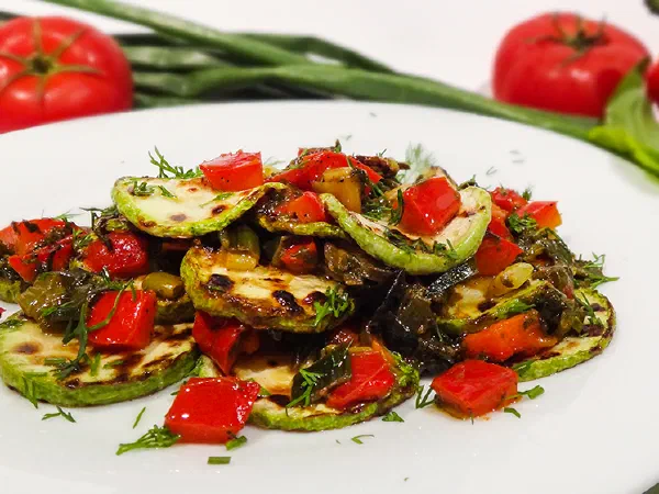 Салат со щавелем и кабачками (Zucchini Salad with Sorrel)