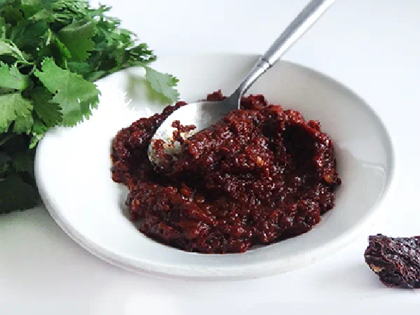 Сальса из перчиков чипотле (Salsa de Chipotle Quemado)