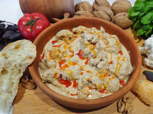 Сациви из цветной капусты (Georgian Cauliflower Satcivi)