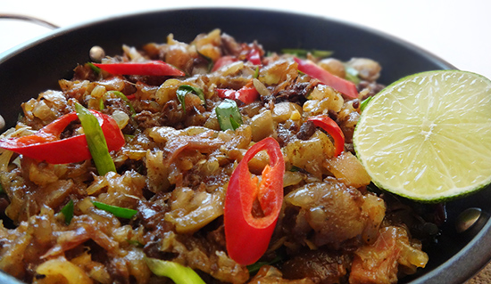 Сисиг свиной с куриной печенью, лаймом