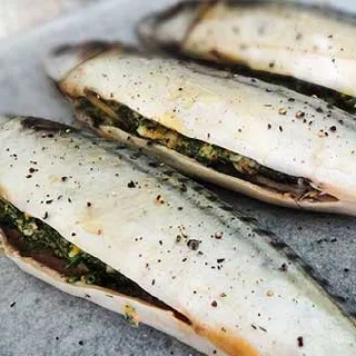 Скумбрия с укропом и жареными каперсами (Mackerel with Dill and Fried Capers)