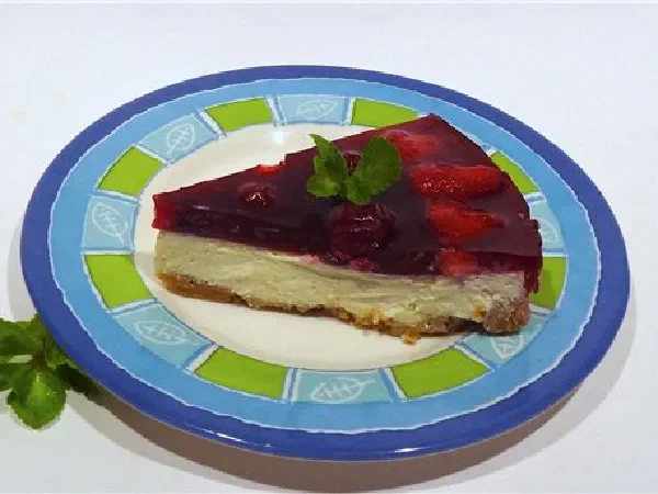 Сливочный чизкейк с клубникой (Cheesecake)
