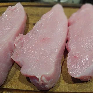 Стейк из индейки по-каджунски с персиковой сальсой (Cajun Turkey Steak with Peach Salsa)