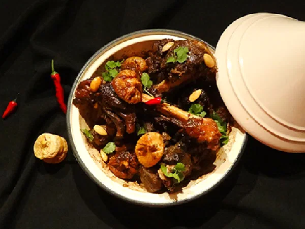 Тажин с бараньими рульками и инжиром (Moroccan Lamb Shank Tagine with Figs)