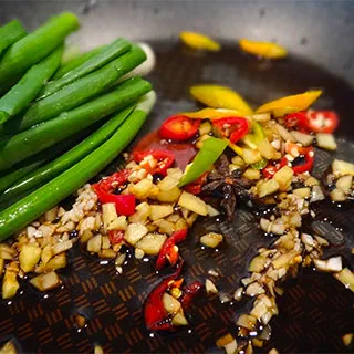 Тигровые куриные лапки по-сычуаньски (Chicken Feet Szechuan Style)