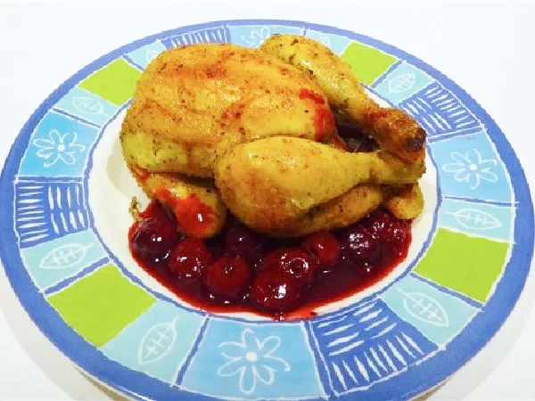 Цыпленок под соусом из вишни (Рoulet sauce aux cerises)