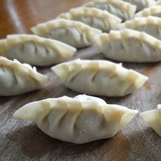 Цзяоцзы со свининой и креветками (Jiaozi )