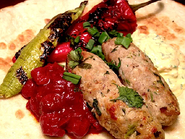 Турецкие кебабы из рубленого мяса