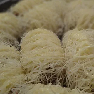 Турецкие сладости: кадаиф с орехами (Kadaif Rolls with Walnuts )
