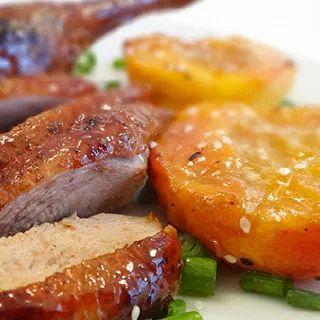Утка с персиками в соусе Хойсин (Duck and Peaches with Sauce Hoysin)