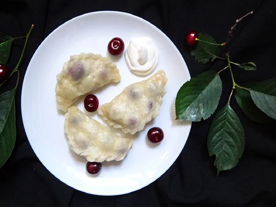Вареники дрожжевые с вишней (Vareniki with Cherry)