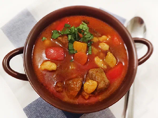 Венгерский Гуляш с чипетке (Hungarian Goulash Soup – Guly?sleves)