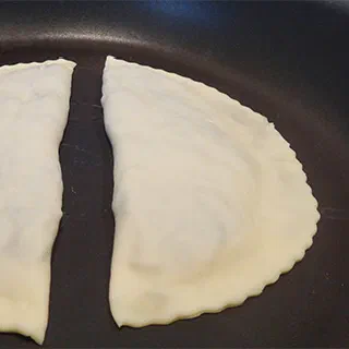 Янтык (Pies on dry frying pan – Yantyk)