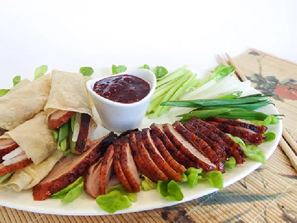 Запеченная пекинская утка (Roasted Peking duck)