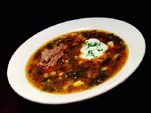 Зеленый борщ со щавелем (Green Borscht with Sorrel)