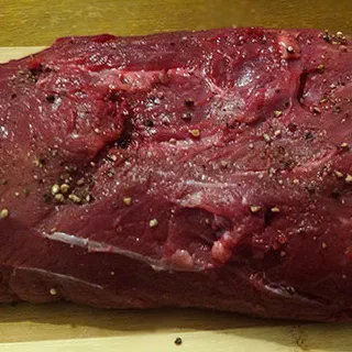 Жаркое: телятина с вишнями (Veal with Cherries)