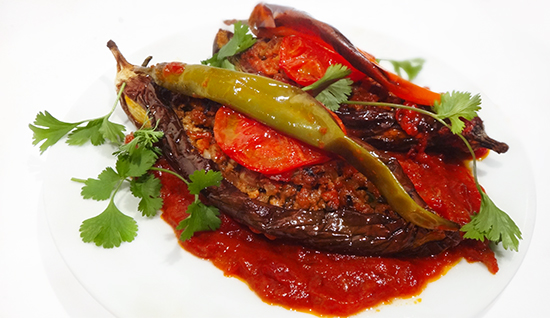 Карныярык – фаршированные баклажаны (Karniyarik – Stuffed Eggplants)