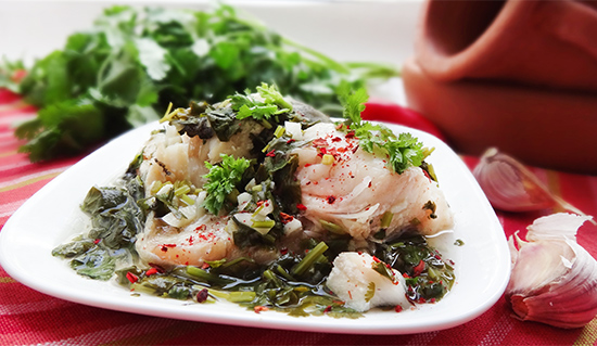 Рыба в соусе Киндзмари (White Fish with Georgian Sauce Kindzmari)