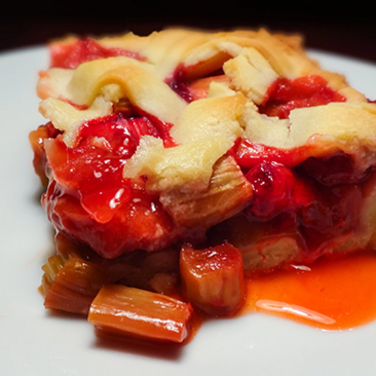 Пирог с ревенем и клубникой (Rhubarb and Strawberry Pie)