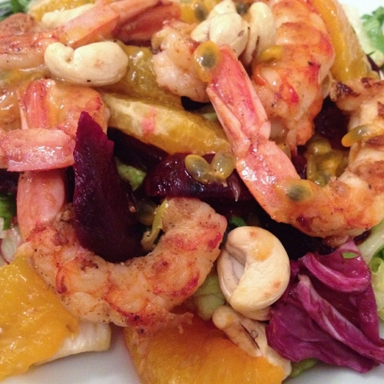 Креветки со свеклой и маракуйей (Shrimp, Beets and Passion Fruit)