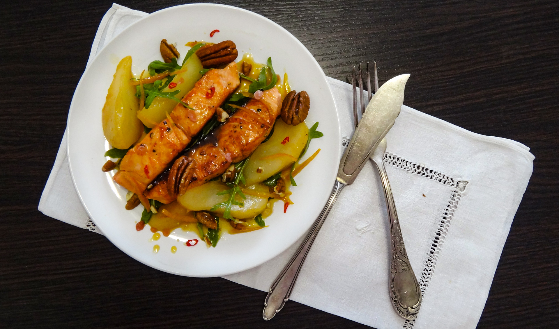 Лосось с грушей и орехом пекан (Salmon with Pear and Pecan)