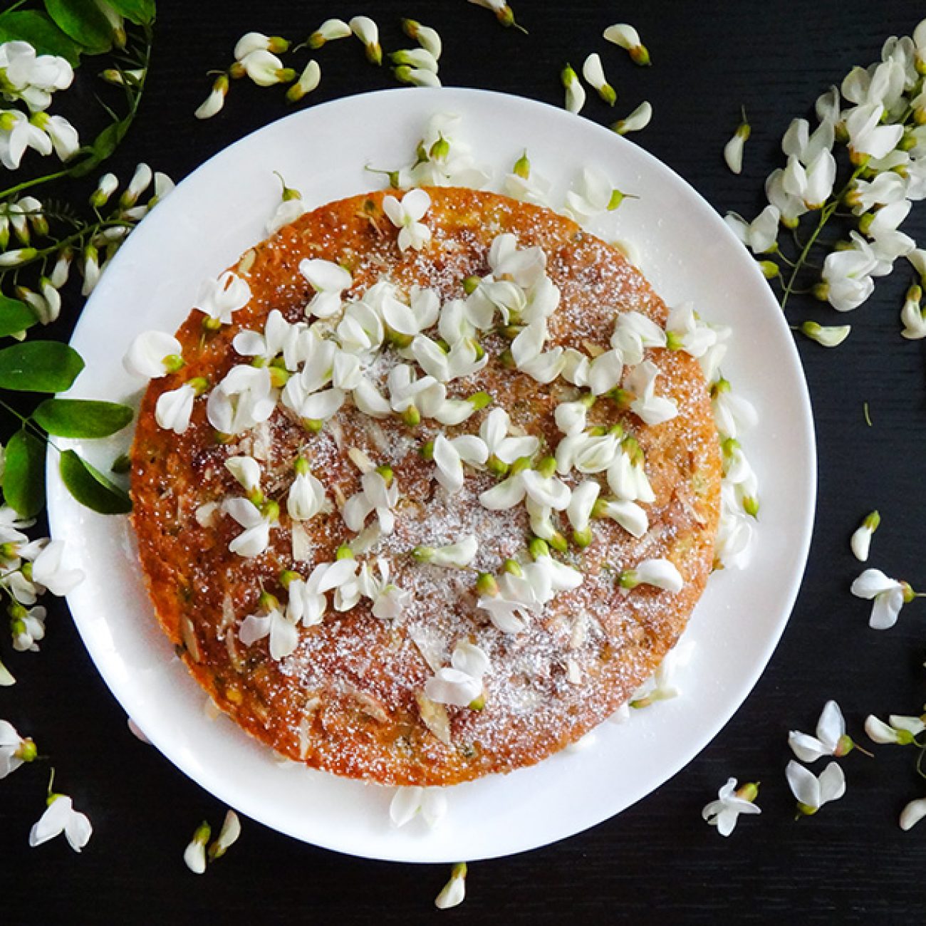 Пирог с цветами акации и миндалем (Acacia Flowers and Almond Cake)