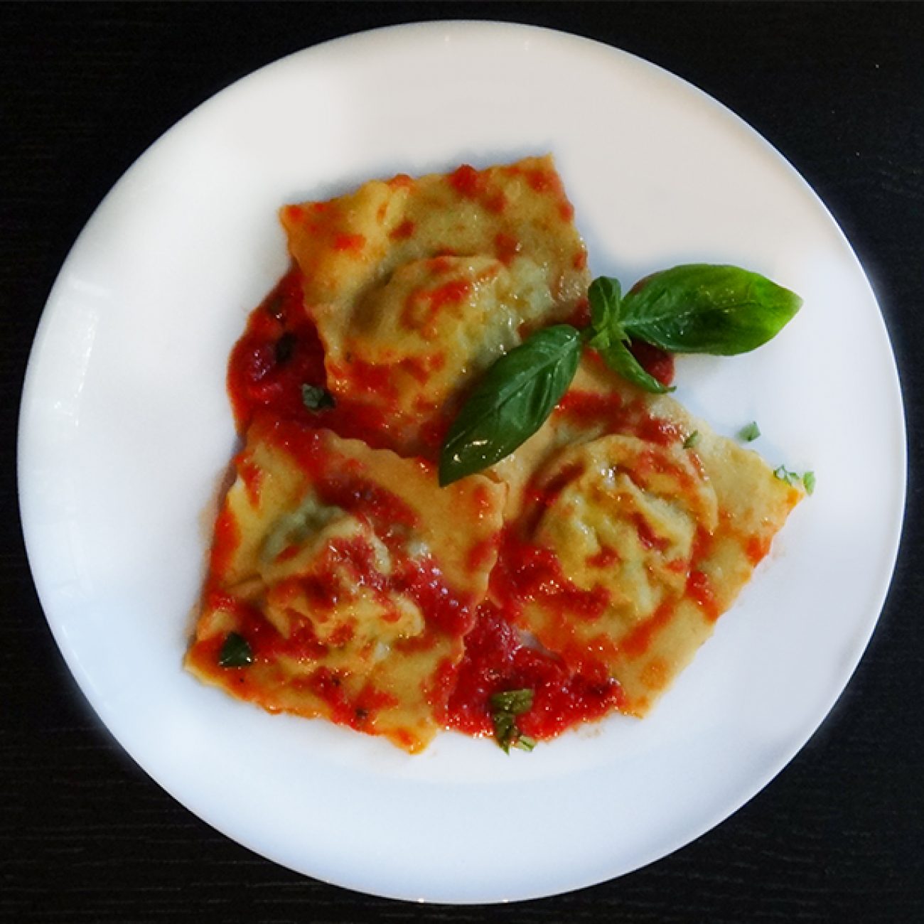 Равиоли с творогом, баклажаном в томатном соусе (Ravioli with Сottage  Сheese and Eggplant)