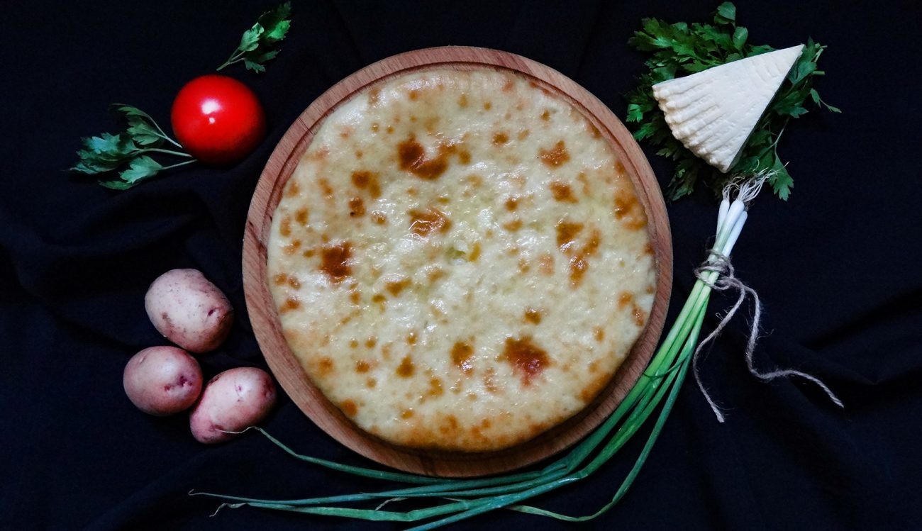 Картофджын. Осетинский пирог с сыром и картофелем (Ossetian Pie with  Potatoes and Cheese)