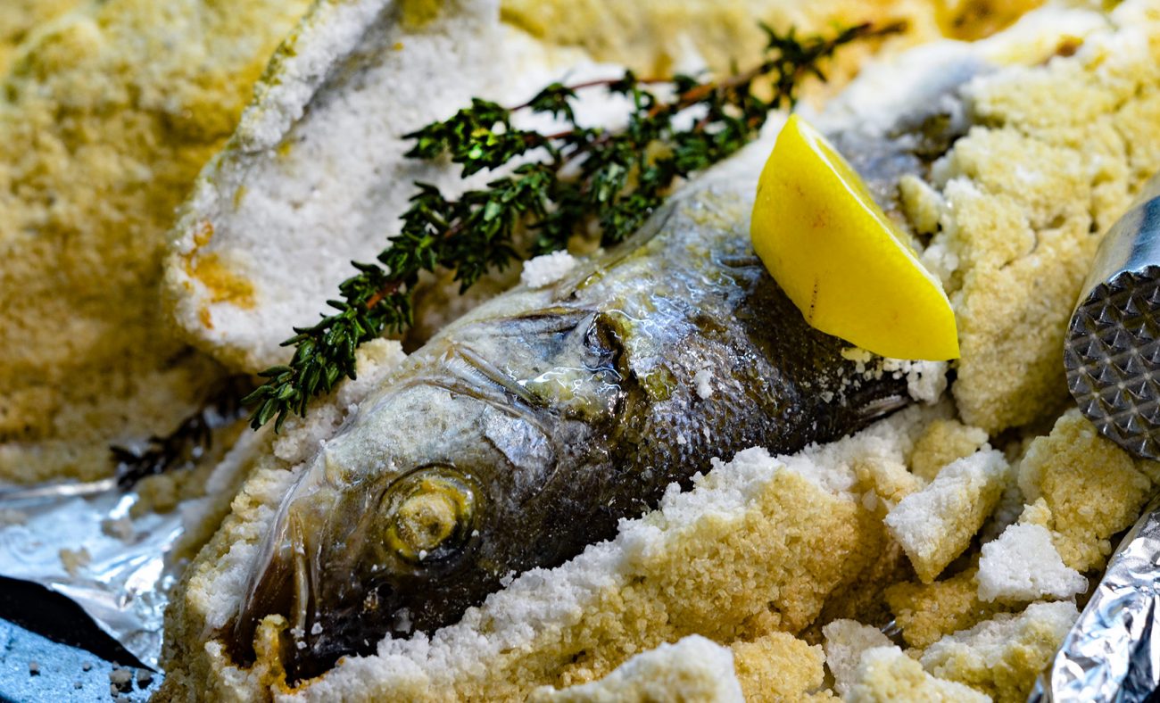 Рыба запеченная в соли (Salt-Baked Fish)