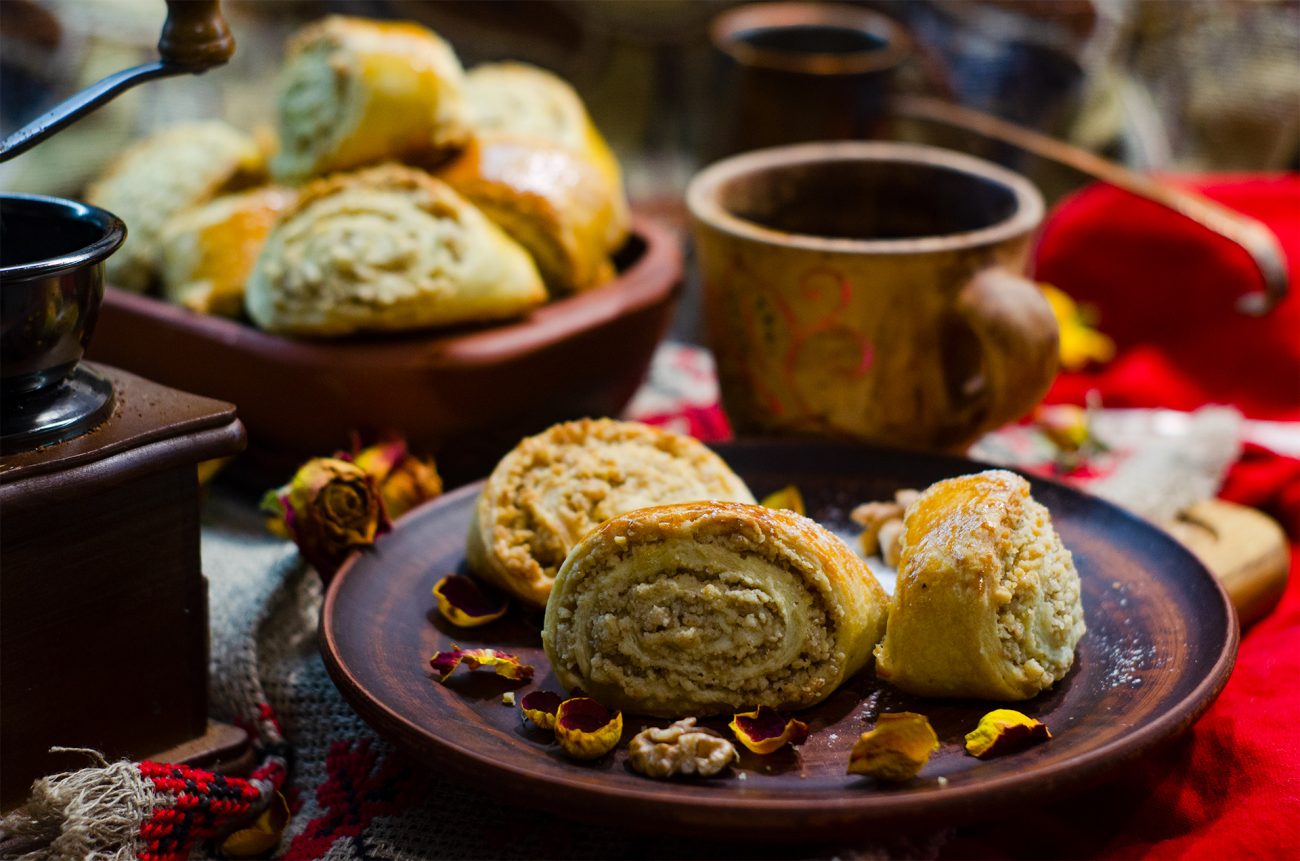 Када — грузинская выпечка с грецкими орехами и сливочным маслом (Kada —  Georgian Pastries with ...